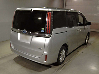 TOYOTA NOAH 2018