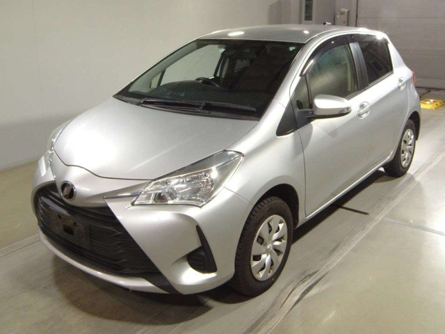 TOYOTA VITZ 2018