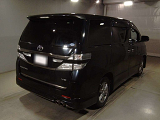 TOYOTA VELLFIRE 2013