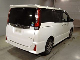 TOYOTA NOAH 2017