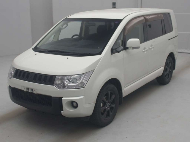 MITSUBISHI DELICA D5