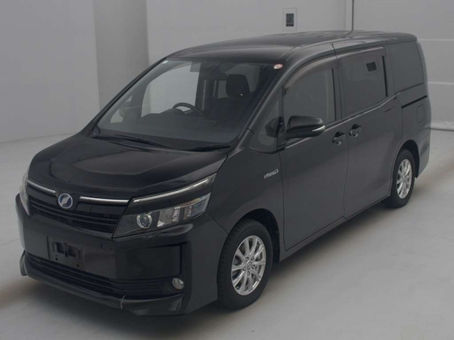 TOYOTA VOXY 2014