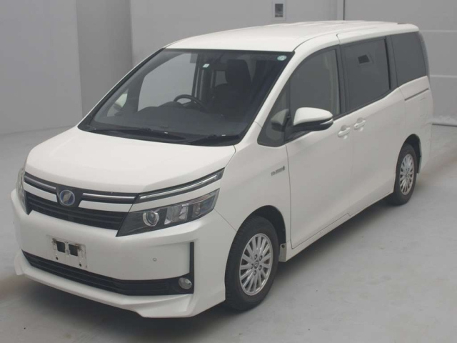 TOYOTA VOXY 2014