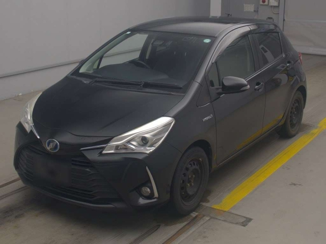 TOYOTA VITZ 2018