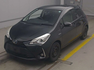 TOYOTA VITZ 2018