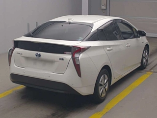TOYOTA PRIUS 2016