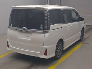 TOYOTA VOXY 2014