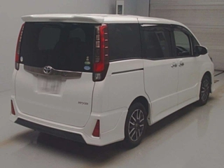 TOYOTA NOAH 2017