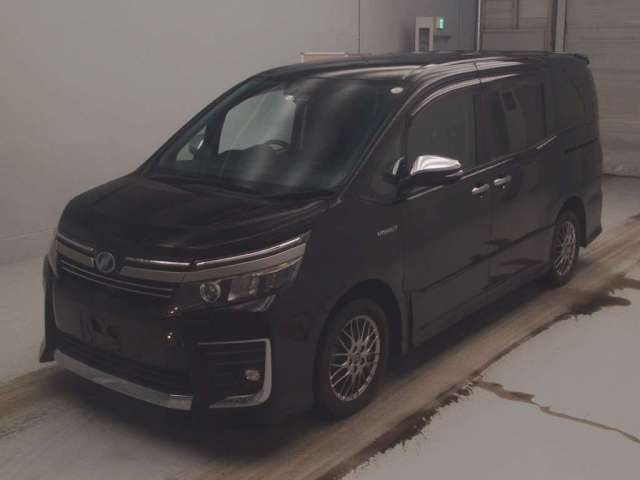 TOYOTA VOXY 2016