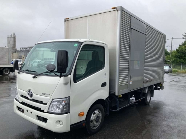 TOYOTA DYNA
