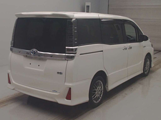 TOYOTA VOXY 2018