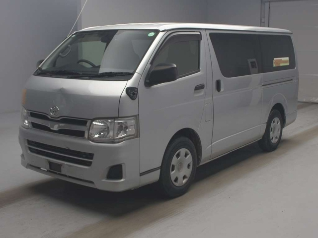 TOYOTA HIACE VAN 2013