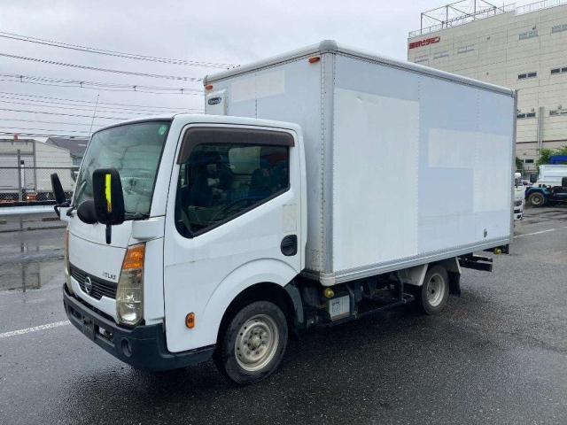 NISSAN ATLAS 2012