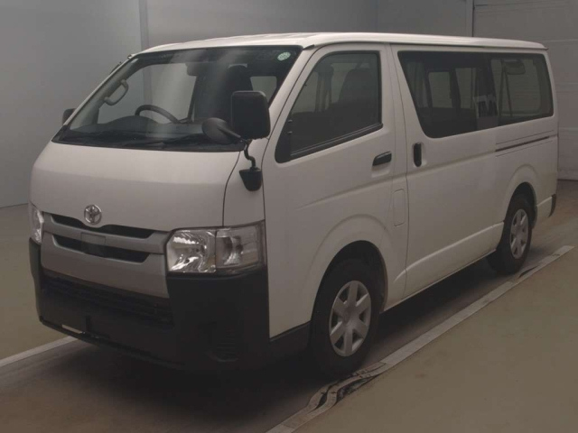 TOYOTA HIACE VAN 2019