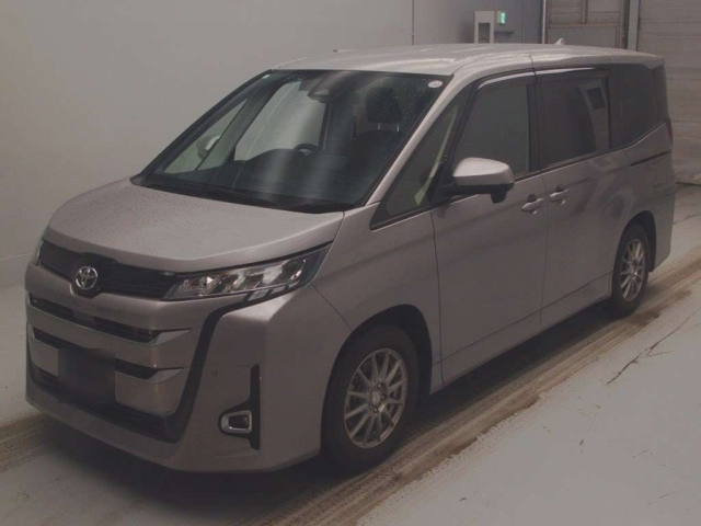 TOYOTA NOAH 2023