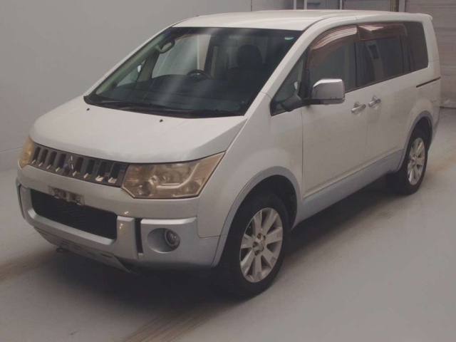MITSUBISHI DELICA D5 2009