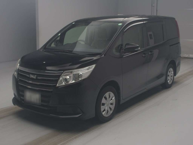 TOYOTA NOAH 2015