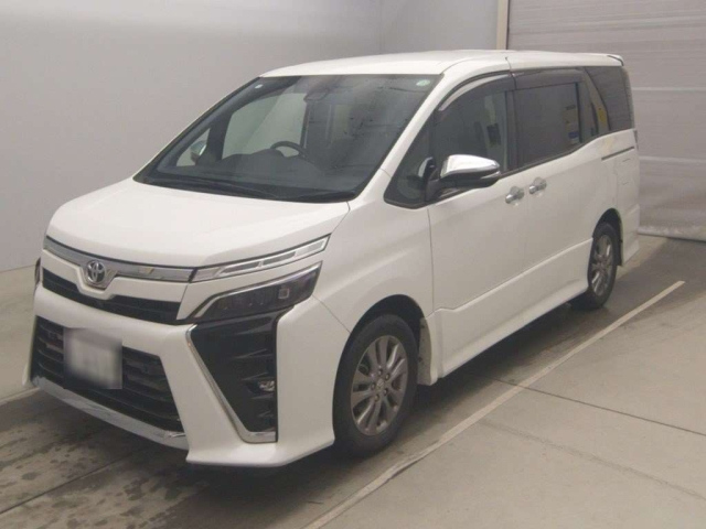 TOYOTA VOXY 2020