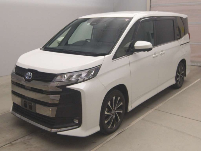 TOYOTA NOAH 2023