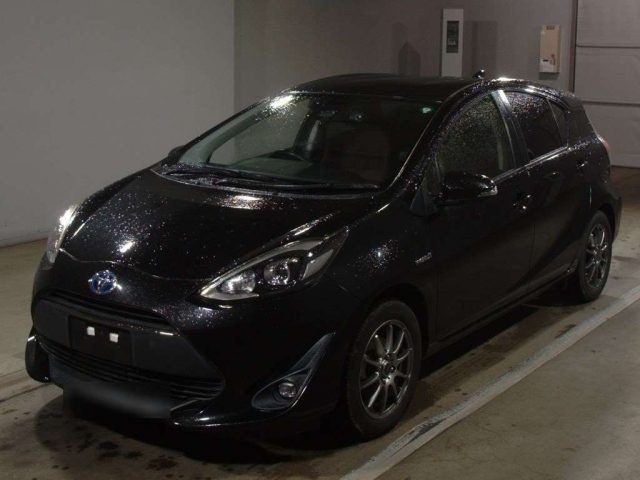 TOYOTA AQUA 2017