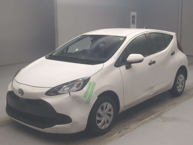 TOYOTA AQUA 2023