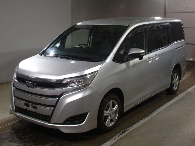 TOYOTA NOAH 2021