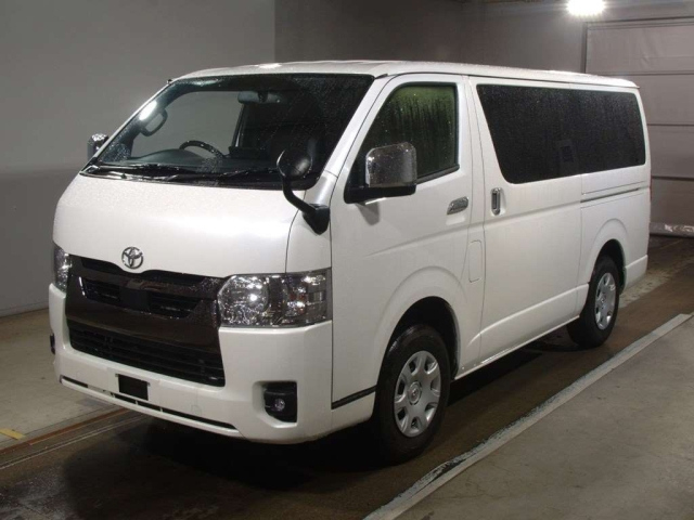 TOYOTA HIACE VAN 2023