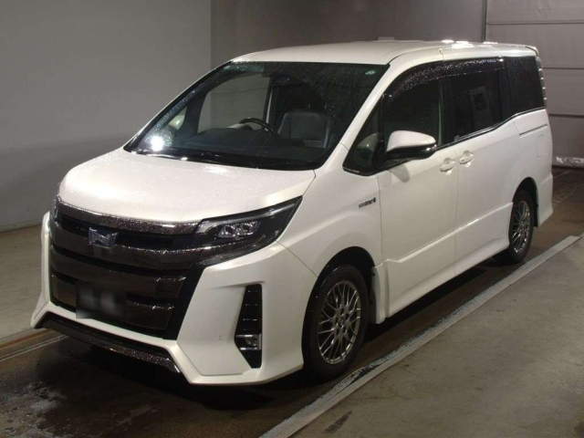 TOYOTA NOAH 2017
