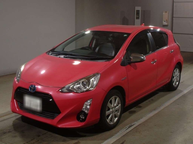 TOYOTA AQUA 2015