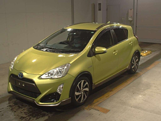 TOYOTA AQUA 2016