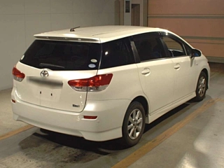 TOYOTA WISH 2011