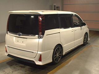 TOYOTA NOAH 2015