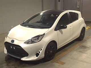 TOYOTA AQUA 2021