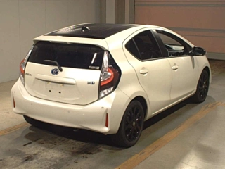 TOYOTA AQUA 2021