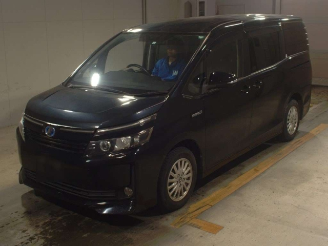 TOYOTA VOXY 2015