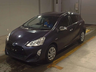 TOYOTA AQUA 2015
