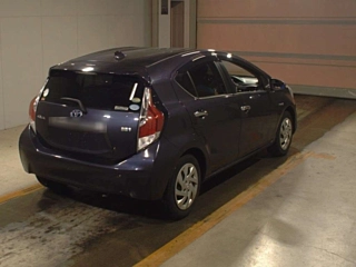 TOYOTA AQUA 2015