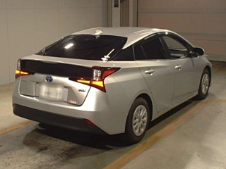 TOYOTA PRIUS 2021