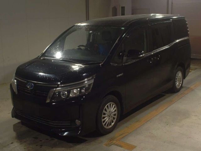 TOYOTA VOXY 2014