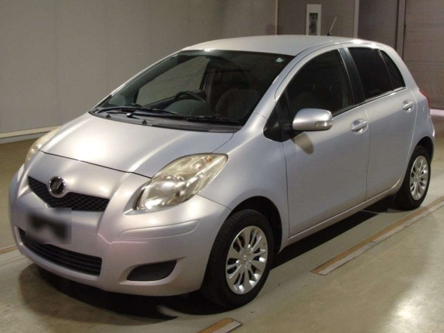 TOYOTA VITZ 2010