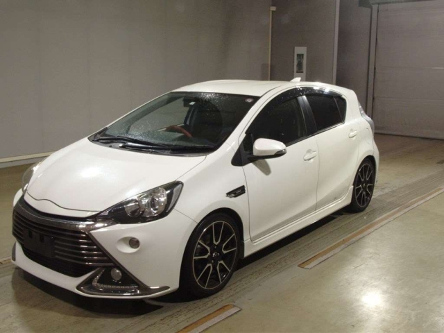 TOYOTA AQUA 2014