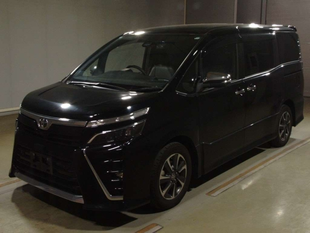 TOYOTA VOXY 2020