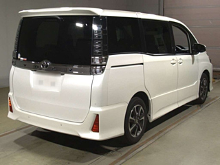 TOYOTA VOXY 2021