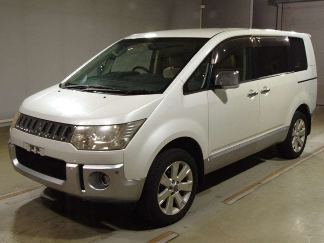 MITSUBISHI DELICA D5 2010