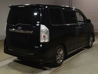 TOYOTA VOXY 2012