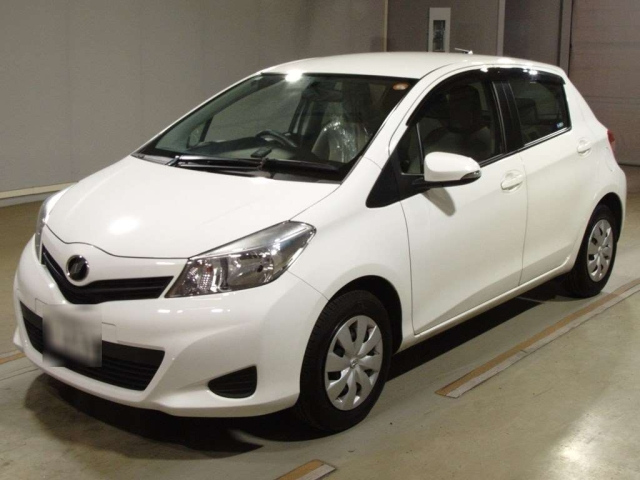 TOYOTA VITZ 2012
