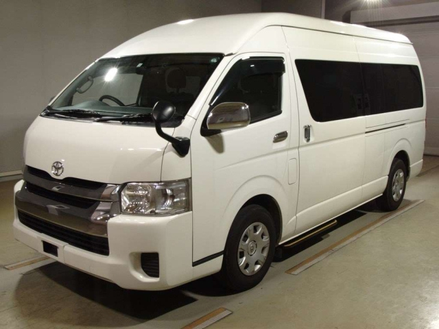 TOYOTA HIACE 2020