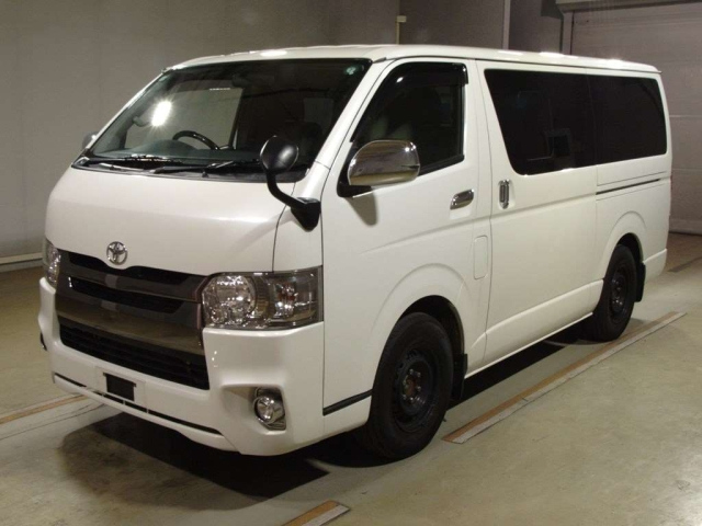 TOYOTA HIACE VAN
