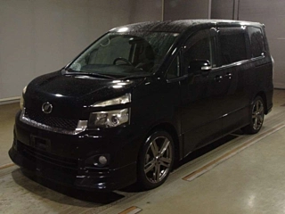 TOYOTA VOXY 2010