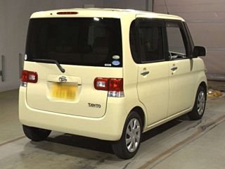 DAIHATSU TANTO 2011